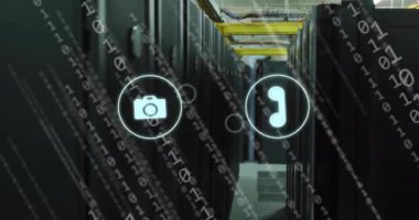 Veri merkezi sunucuları üzerinde ikili kod ve iletişim simgeleri canlandırması. Teknoloji, dijital, ağ, kodlama, yenilik, bağlantı