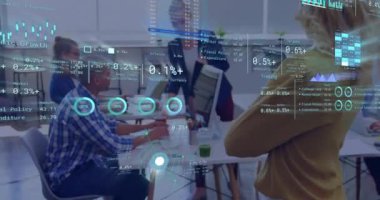 Modern ofiste işbirliği yapan çeşitli takımlar üzerinde iş veri analizi animasyonu. Takım çalışması, işbirliği, teknoloji, çalışma alanı, profesyonel konsept