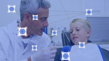 Klinikteki dişçinin genç çocuğu muayene etmesi üzerine tıbbi ağ animasyonu. Sağlık, dişçilik, pediatri, muayene, teknoloji, dijital