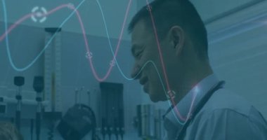 Klinikteki çocuğu muayene eden doktorun tıbbi veri analizi. Sağlık, teknoloji, inceleme, sağlık, dijital, fütürist