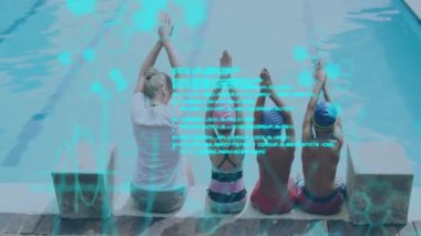 Havuz başında yüzme hocasıyla oturmak, çocukların bilimsel veri animasyonlarını izlemesi. Yaz, eğitim, öğrenme, gözlem, bilim