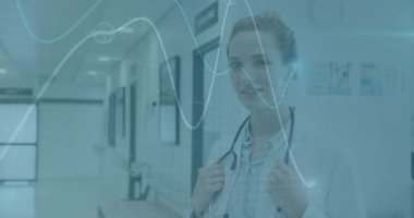 Hastane koridorunda gülümseyen bir sağlık uzmanı için tıbbi veri analizi animasyonu. teknoloji, doktor, hemşire, araştırma