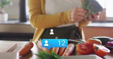 Sebze hazırlamak, sosyal medya takipçileri mutfak sahnesinde animasyon saymak. Yemek pişirme, dijital pazarlama, yemek hazırlama, etkili, aşçılık, trend