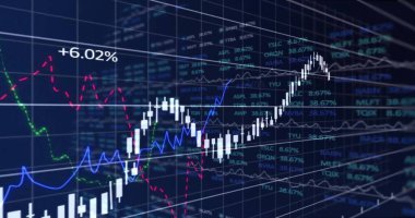 Şebeke üzerinde finansal veri işleme resmi. Küresel iş, hesaplama, ağlar, dijital arayüz ve dijital olarak oluşturulan veri işleme kavramı.