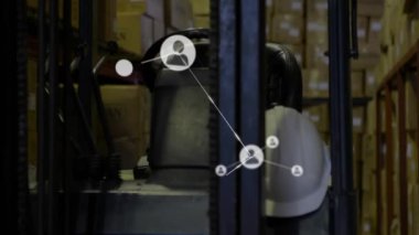 Yığınlanmış kutuları olan depo, bağlantı ağı animasyon sahnesi. Lojistik, depolama, dağıtım, tedarik zinciri, teknoloji, sanayi