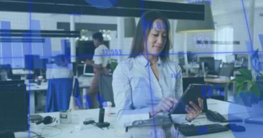 Ofiste çalışan çeşitli iş adamları üzerinde finansal veri işleme animasyonu. finans, analiz, teknoloji, takım çalışması, çeşitlilik, işbirliği