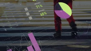 Karşıdan karşıya geçen insanların turta grafikleri ve borsa veri animasyonları. Maliye, analitik, iş, ekonomi, yayalar, kentsel