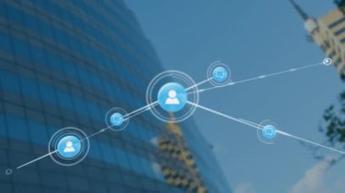 Modern ofis binası üzerinde bağlantılar ve veri işleme animasyonu ağı. Teknoloji, ağ, iletişim, dijital, kurumsal, yenilik