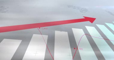 Gri arkaplan üzerinde hareket gösteren kırmızı ok ve çubuk grafiği yükseliyor. Büyüme, başarı, ticaret, finans, ekonomi, istatistik