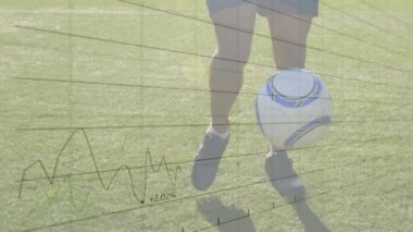 Sahadaki futbolcuların finansal verileri ve borsa animasyonları. Finans, futbol, sporcular, istatistik, teknoloji, rekabet