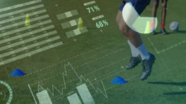 Performans ölçümleri üzerinde veri analizi animasyonuyla sahaya atlayan bir atlet. spor, fitness, training, technology, motion, statistics