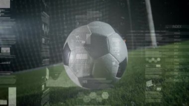 Üzerinde veri işleme animasyonu olan çimenlerin üzerinde futbol topu. technology, sports, field, analysis, infographic, digital