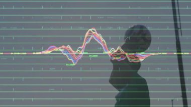 Futbol oynayan insanlarla ilgili finansal veri grafiği animasyonu. Finans, takım çalışması, oyun, dijital, analitik, yatırım
