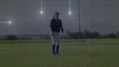 Beyzbolcu saha üzerinde ağ bağlantılarıyla topu yakalıyor. Spor, atlet, yakalayıcı, teknoloji, dijital, yenilik