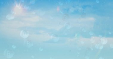 Mavi gökyüzünde bulutlarla süzülen baloncukların içindeki bitcoin sembolleri. Kripto para birimi, engelleme zinciri, finans, dijital, sanal, yatırım