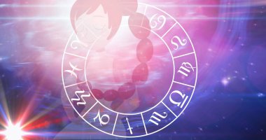 Yıldızların üzerinde dönen yıldız burcuyla akrep burcunun görüntüsü mavi ile mor arka plan arasında. Zodyak işaretleri ve astroloji konsepti dijital olarak oluşturuldu.
