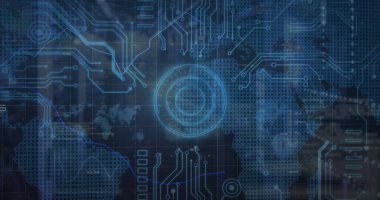 Grafik, harita, bilgisayar dili ve devre kartı kalıpları sunucu odasında. Dijital bileşik, rapor, iş dünyası, küresel, programlama dili, veri merkezi, ağ ve teknoloji.