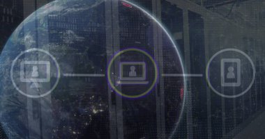 Telefon, dizüstü bilgisayar, akış şeması içinde dünya ve sunucu odasındaki bağlantılı noktalar. Dijital bileşik, telekomünikasyon, küreselleşme, güvenlik, ağ, kablosuz teknoloji.