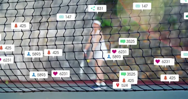 Beyaz tenli kadın tenisçi sayısının giderek arttığı sosyal medya ikonları. Küresel sosyal medya, spor, iletişim ve dijital arayüz kavramı dijital olarak oluşturulmuş görüntü.
