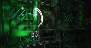 Bilgisayar sunucuları üzerinde dijital veri işleme animasyonu. Küresel bağlantılar, hesaplama ve veri işleme kavramı, dijital olarak oluşturulmuş video.