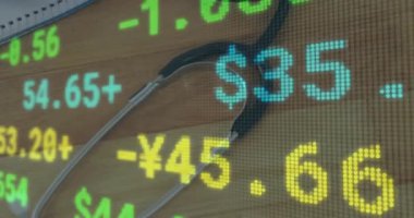 Finansal veriler ve borsa animasyonu deftere yazan kişi üzerine. Finans, işletme, ekonomi, analiz, yatırım