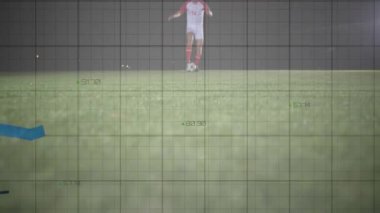 Sahadaki futbolcular veri grafiği ve şebeke arkaplanı üzerinde numaralarla oynuyorlar. teknoloji, analitik, spor, istatistik, performans, görselleştirme