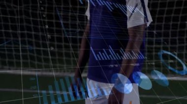 Çizelgeler ve çizelgeler, gol kalesine yakın spor üniformalı bir sporcunun üzerinde. veri, analitik, teknoloji, performans, futbol, görselleştirme kavramı