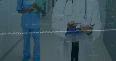 Hastane koridorundaki sağlık görevlilerinin tıbbi veri animasyonunu görselleştirmek. teknoloji, veri görselleştirme, dijital