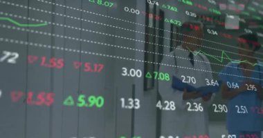 Tıp uzmanlarının hastanede tartıştığı borsa veri animasyonu. Maliye, sağlık, analiz, takım çalışması, çoklu görev, ekonomi