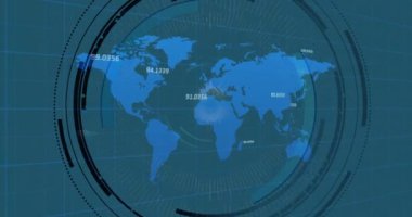 Kapsam taraması ve dünya haritası üzerinden veri işleme animasyonu. Teknoloji, iş ve dijital arayüz kavramı, dijital olarak üretilen video.