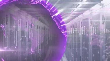 Veri merkezindeki sunucular üzerinde dijital küre ve veri canlandırma animasyonu. technology, network, Security, analytics, futuristik konsept