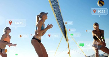 Çeşitli kadın vadi oyuncuları üzerinde artan sayılara sahip sosyal medya simgeleri. Küresel sosyal medya, spor, iletişim ve dijital arayüz kavramı dijital olarak oluşturulmuş görüntü.