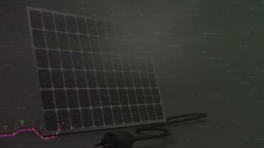 Elektrik prizli güneş paneli ve finansal veri haritası animasyonu. Yenilenebilir enerji, güneş enerjisi, teknoloji, yatırım, sürdürülebilirlik