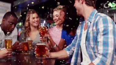 Arkadaşların barda içki içmesini konu alan konfeti animasyonu. Kutlama, parti, gece hayatı, eğlence, sosyalleşme, heyecan