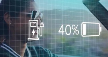 Çevre dostu göstergelerle elektrikli araç kullanan kişi üzerinden animasyon yükleniyor. sürdürülebilir, teknoloji, yeşil, yenilenebilir, enerji, çevre