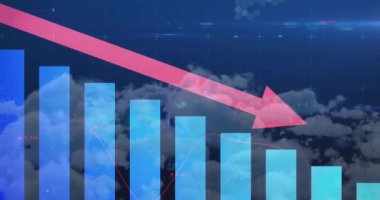 Bulutlu gökyüzü arkaplanı üzerinde aşağı doğru ok animasyonu ile çubuk grafiği azaltılıyor. Maliye, ekonomi, düşüş, grafik, veri, eğilim