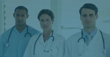 Hastanedeki çeşitli doktorlar üzerinde tıbbi veri işleme animasyonu. Sağlık, teknoloji, dijital, analiz, takım çalışması, yenilik