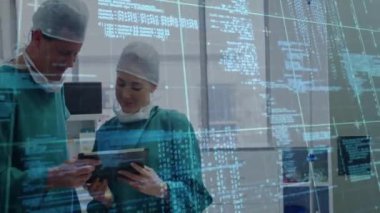 Tablet kullanan doktorlar üzerinde tıbbi veri işleme animasyonu. Sağlık, teknoloji, ameliyat, dijital, profesyoneller