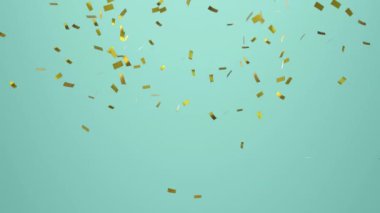 Altın konfeti açık mavi arka plana doğru düşüyor ve neşeli bir atmosfer yaratıyor. Kutlama, parti, neşeli, parlak, dekorasyon