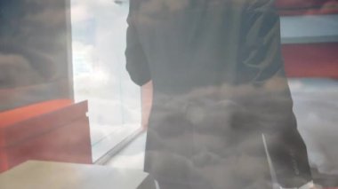 Ofis koridorunda yürümek, bulutların altındaki iş adamı animasyonu. technology, innovation, creativity, illustration, corporate, digital