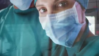 Sağlık hizmetleri animasyonunda maske takan ve önlük giyen tıp uzmanları. doktorlar, hemşireler, salgın, güvenlik, koruma, hastane