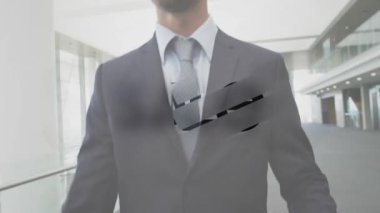 Satış metni animasyonuyla ofiste yürüyen bir iş adamı. kurumsal, pazarlama, profesyonel, çalışma alanı, modern, işyeri