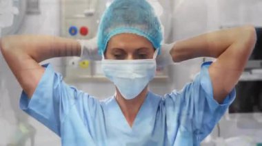 Sağlık sigortası uzmanı maskesini ayarlıyor, hastane geçmişinde tıbbi ekipman animasyonu var. doktor, hemşire, koruyucu, güvenlik, sağlık görevlisi, klinik