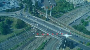 Şehir yollarının ve demiryollarının havadan görüntüsü üzerinde çizgi animasyonu. Veri, analitik, şehir manzarası, altyapı, ulaşım, görselleştirme kavramı