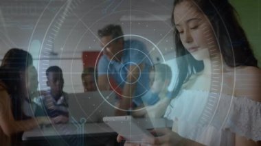 Sınıfta tabletlerle çalışan öğrencilerin arayüz animasyonu hedefleniyor. Teknoloji, eğitim, dijital, öğrenme, e-öğrenme, etkileşimli