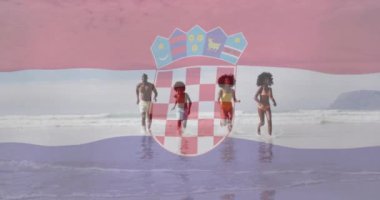 Sahilde koşmak, arka planda Hırvat bayrağı animasyonu olan bir aile. Kutlama, yaz, birliktelik, neşe