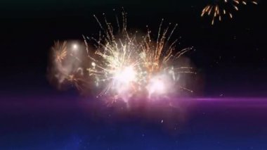 Mor ve mavi renkli arka planda havai fişeklerle Mutlu Diwali metin animasyonları. Festival, kutlama, selamlama, canlı, renkli, neşeli