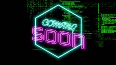 Yakında siyah arka planda yeşil kodlama üzerine kısa mesaj animasyonu geliyor. Teknoloji, dijital, fütürist, programlama, siber, modern