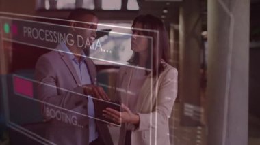 Veri işleme ve veri tabanı kurtarma, iş dünyasından profesyoneller işi tartışıyor. tartışma, toparlanma, işbirliği, teknoloji, takım çalışması, toplantı