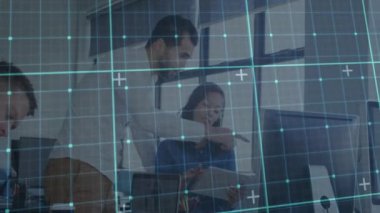 Şebeke ve veriler, ofiste çalışan iş adamlarının animasyonlarını gösteriyor. Teknoloji, analiz, takım çalışması, dijital, yenilik, işbirliği